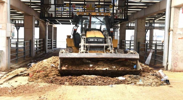 Osmangazide kurban pazarları temizlendi