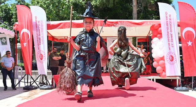 Osmaniye’de Minikler Atık Malzemelerle Defile Yaptı