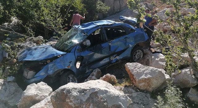 Osmaniye'de Otomobil Şarampole Devrildi: 5 Yaralı