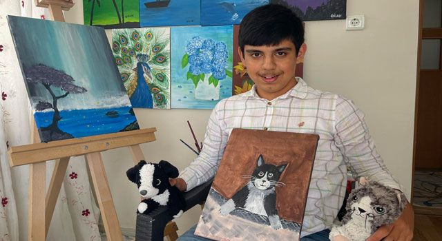 Otizmli Ressam Gönül Hayallerine Resim Yaparak Ulaşıyor