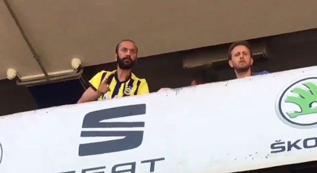 Oyuncu Sarp Akkaya, Kongre Üyeleriyle Tartıştı