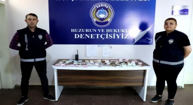 Sahte belgeyle para toplayan dilencinin üzerinden bin 500 TL çıktı