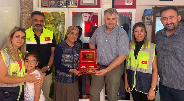 Şehit Annesine Sürpriz Doğum Günü