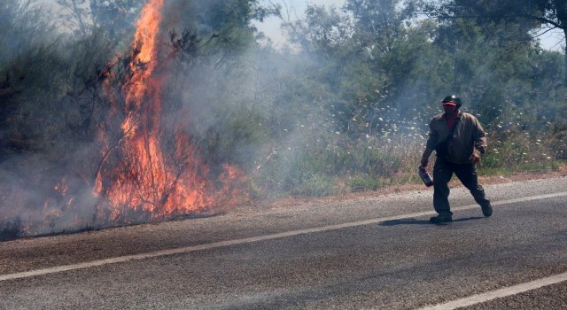 Selçukta bir yangın daha: İlk müdahale vatandaşlardan