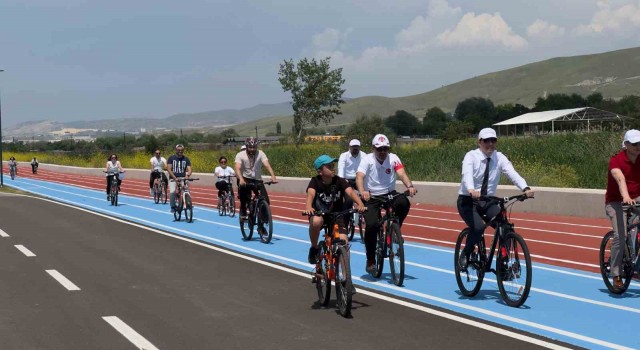 Sincan Parkta pedallar sağlık için çevrildi