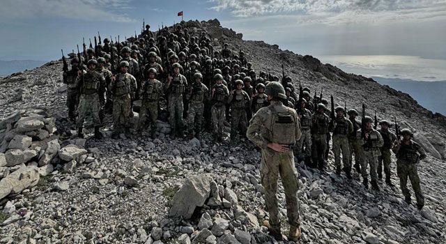 TSK'da İletişim Araçlarına Yasak Getirildi