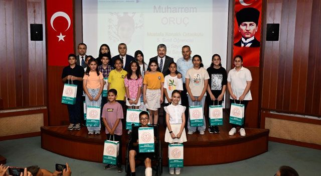 Türkiye Birincisi Olan 16 Öğrenciye Ödülleri Verildi