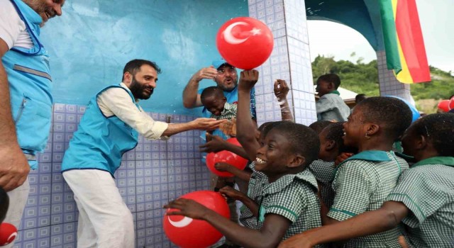 Türkiye Diyanet Vakfının 2024 yılı vekaletle kurban programına ünlülerden destek