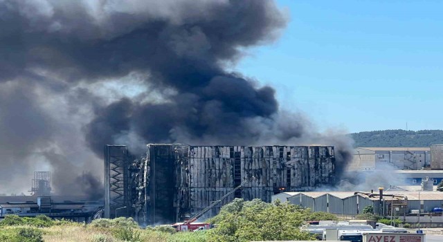 Tuzladaki fabrika yangınına ilişkin Valilikten açıklama: “Ölen ya da yaralanan yok”