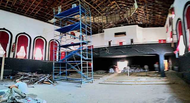 Uğur Mumcu Kültür Merkezinde tadilat devam ediyor