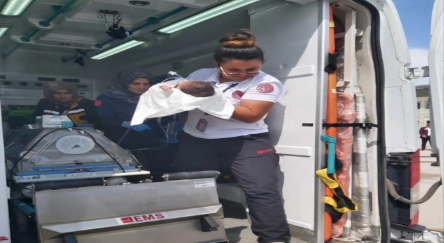 Vanda kalp hastası bebek için ambulans uçak havalandı