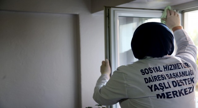 YADEM bayram öncesi yaşlıların yüzünde tebessüm oldu