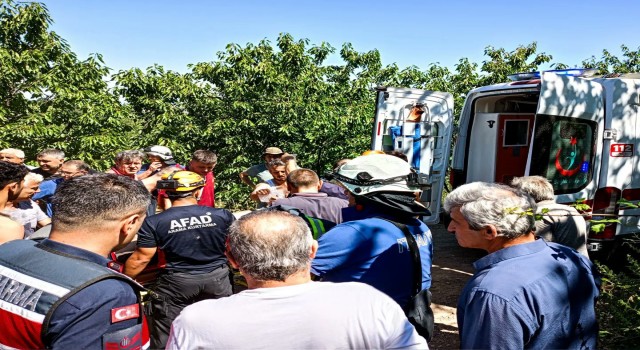 Yalovada vadiye devrilen traktörün sürücüsü kurtarıldı