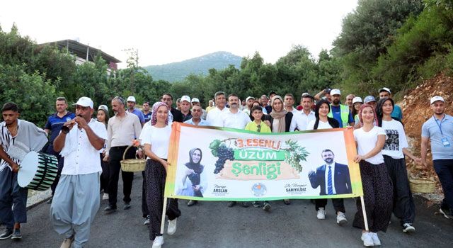 3. Geleneksel Esenli Üzüm Şenliği Coşkuyla Kutlandı