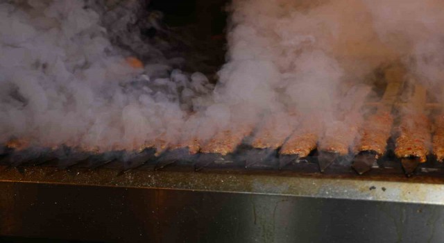 Besin Zehirlenme Vakaları O şehirde Sıcakla Birlikte Arttı