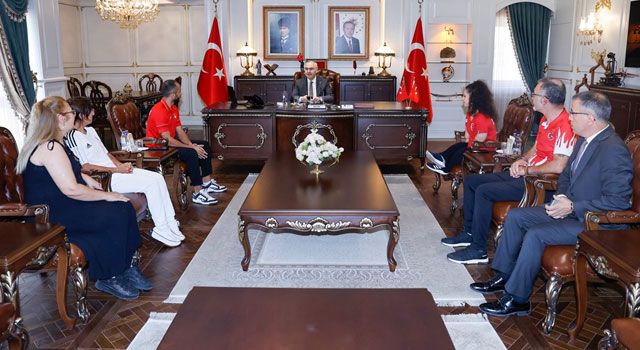 Adana Valisi Köşger, Olimpiyat Sporcularını Ağırladı