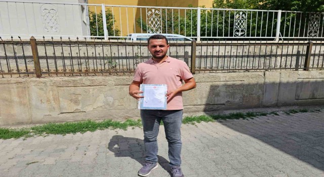 Ağrılı çift tüm varlığını Kızılaya bağışladı