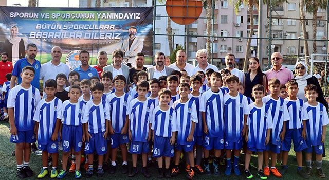Akdeniz Belediyesinden, Geleceğin Yıldızlarına Forma Hediye edildi