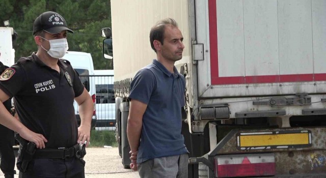Amasyada kaçak göçmenleri taşıyan tırın İranlı sürücüsü tutuklandı