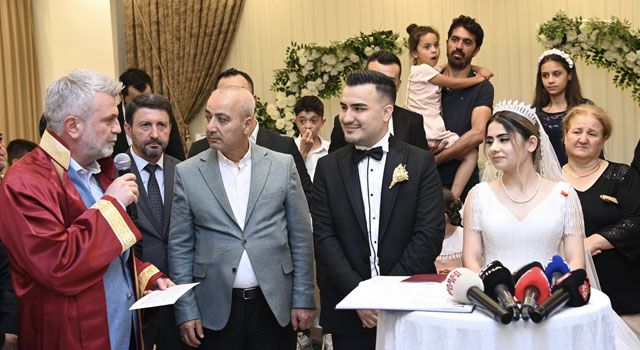 Başkan Görgel, Depremzede Çiftin Nikâhını Kıydı