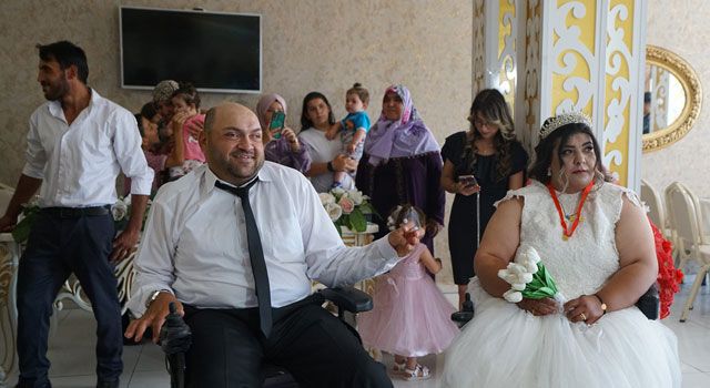 Büyükşehirden Özel Çiftin Düğününe Destek