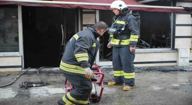 Edirnede bakım ve onarım servisi alevlere teslim oldu