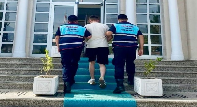 Fethiyede uyuşturucu ticareti suçundan aranan şahıs yakalandı