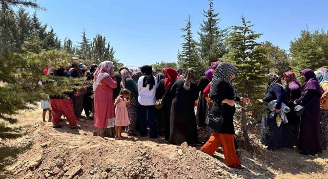 Gaziantepte gölette boğulan 2si kardeş 3 kişi defnedildi