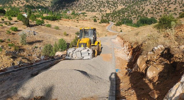 Göksun Kavşut Mahallesi’ne Yeni Mezarlık Yolu Yapıldı