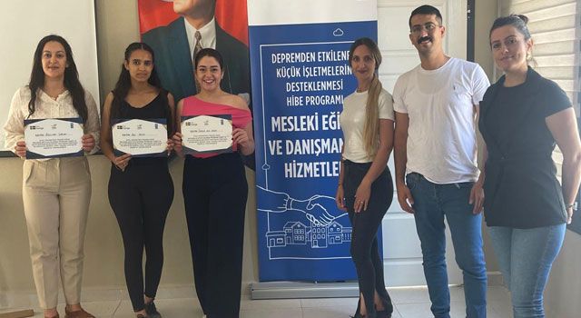 Hatay'da 3D Printer Atölyesi Mezunları Sertifikalarını Aldı