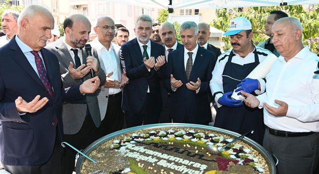 Kahramanmaraş Büyükşehir Belediyesi'nden Geleneksel Aşure İkramı