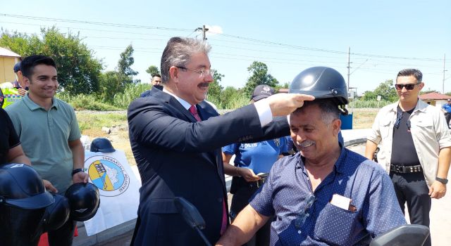 Kask Kullanımını Teşvik Etmek için O İlçede Kask Dağıtıldı