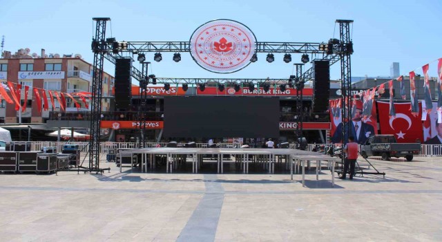 Kent Meydanı, 15 Temmuz kutlamalarına hazır
