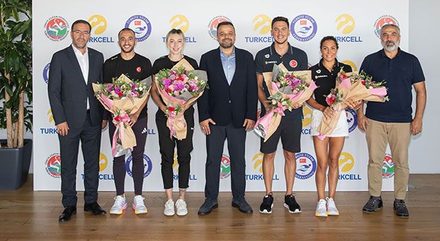 Olimpiyatlarda yarışacak sporcular moral depoladı
