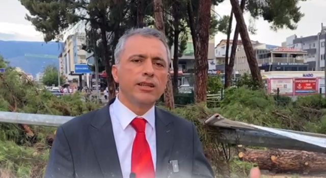 Osmaniye'de Şiddetli Fırtına Elektrik Kesintilerine Neden Oldu