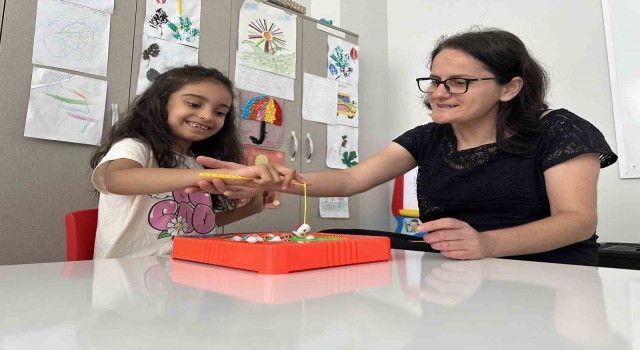 Özel bireyler özel eğitimle hayata tutunuyor