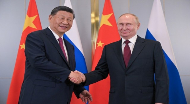Putin ve Xi, Astana'da bir araya geldi
