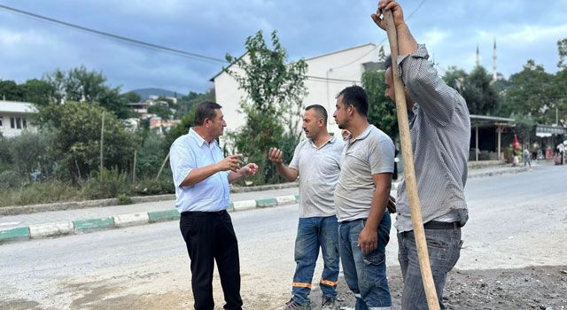 Sıcakta Çalışan Ekibe Başkandan Ziyaret