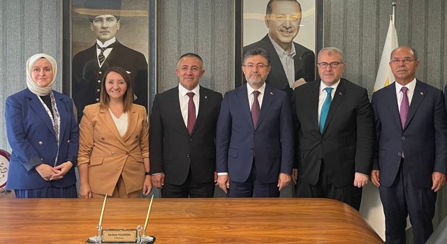 Tarım ve Orman Bakanı İbrahim Yumaklıdan AK Partiye ziyaret