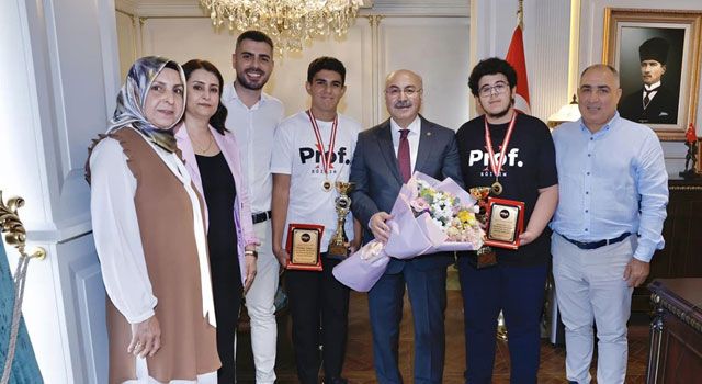 Vali Köşger, YKS Başarılı Öğrencileri ve Eğitimcileri Ağırladı