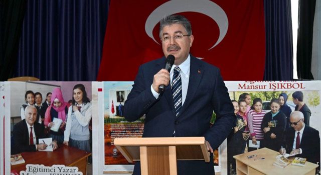 Vali Yılmaz, İmza Günü Programına Katıldı