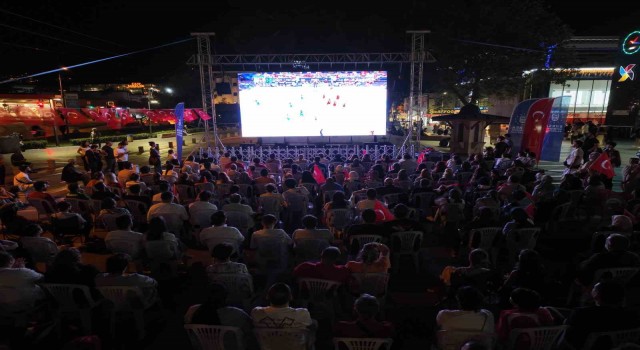 A Milli Kadın Voleybol Takımına Bursadan tam destek