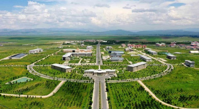 AİÇÜ yine öğrencilerin gözdesi oldu