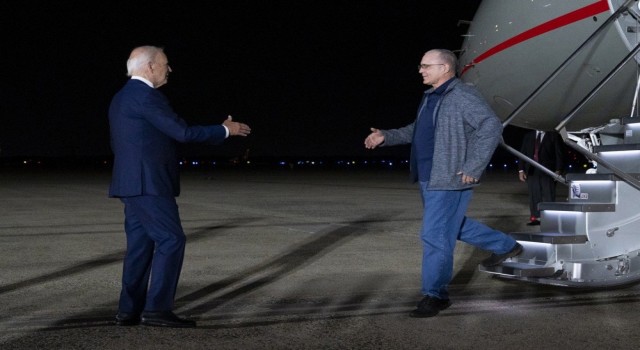 Biden, Ankara2daki takas operasyonuyla ABD'ye dönenleri karşıladı