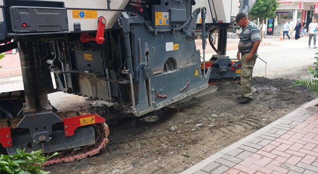 Çarşı Merkezinde Yol Çalışması Başladı
