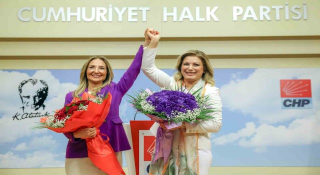 CHPnin yeni Kadın Kolları Başkanı Asu Kaya görevi devraldı