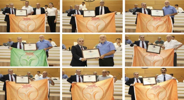 ERÜ Rektörü Prof. Dr. Fatih Altun, Engelsiz Üniversite Ödüllerini fakülte dekanlarına takdim etti