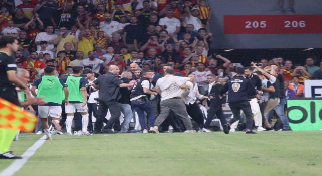 Fenerbahçe Başkanı Ali Koça yabancı madde atıldı