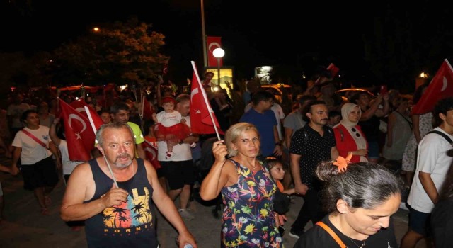 Fethiyede Zafer Alayı coşkulu geçti