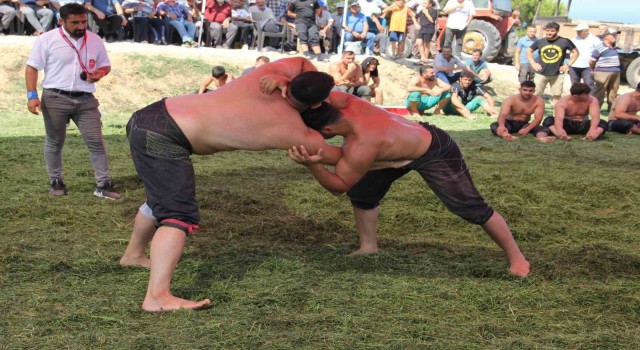 Gerzede pehlivanlar kıran kırana yarıştı
